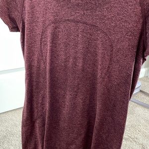 Size 4-6 lululemon running shirt!